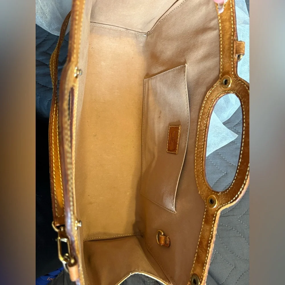 XSOLDX Louis Vuitton Roxbury Beige Vernis Monogram Bag W/ Authentication - Picture 13 of 14